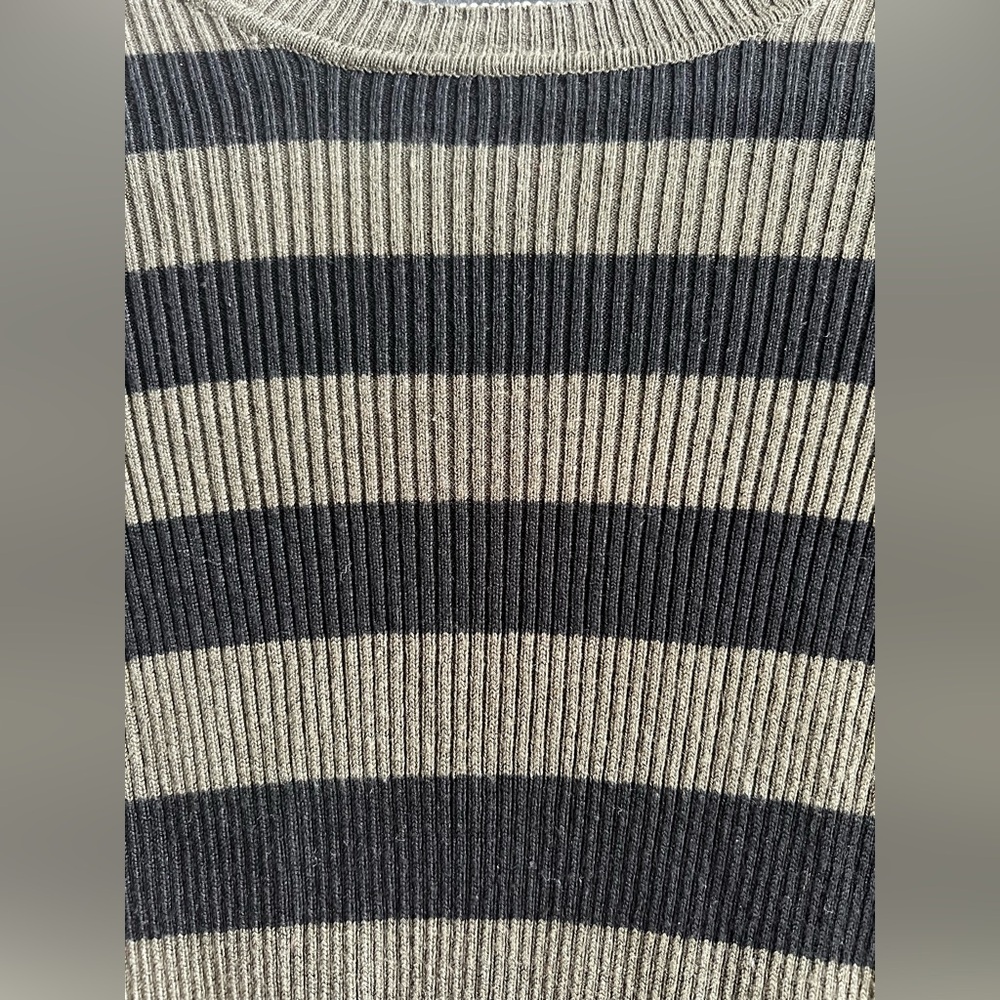 CLEARANCE Women’s Small Cropped Striped Black and Green Ribbed Sweater - Picture 7 of 8